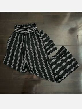 Women's Rewash Black & White Striped Wide Leg Smocked Waist Pants Size Small